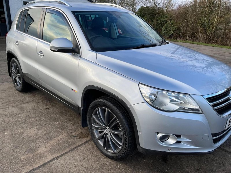 VOLKSWAGEN TIGUAN 2.0 TDI Sport 4WD Euro 4 5dr