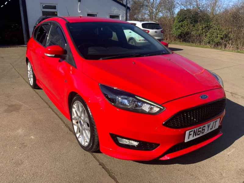 FORD FOCUS 1.5 TDCi ST-Line Euro 6 (s/s) 5dr